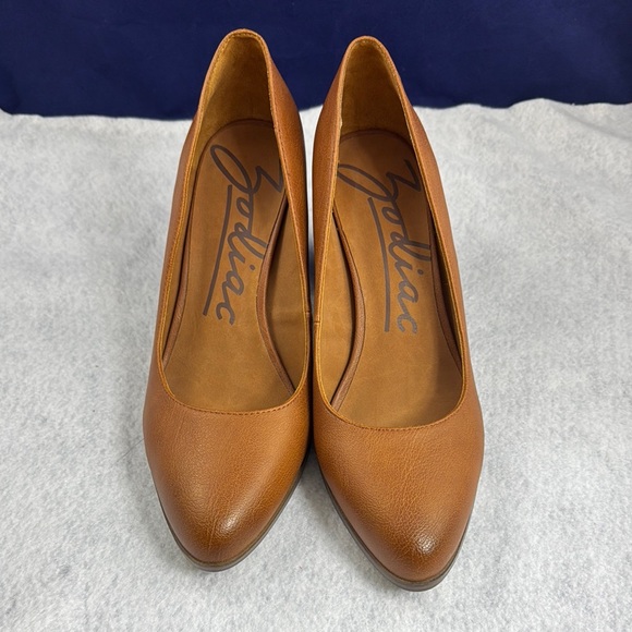 Zodiac Women's Brown Pumps - Picture 2 of 5
